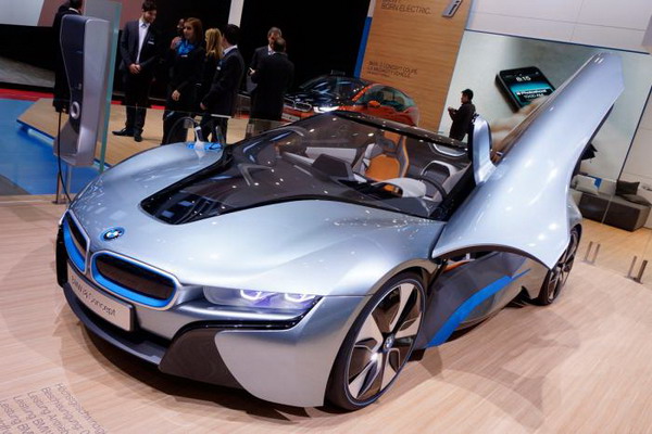 BMW пытается спасти электрокары с помощью своих i3 и i8