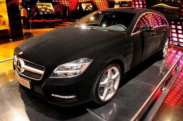 Новая тенденция заворачивать машины в бархат Фото: Autoevolution.com Новая тенденция заворачивать машины в бархат Фото: Autoevolution.com