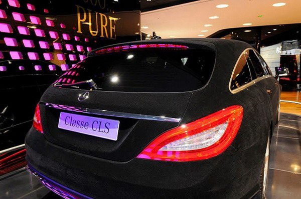 Новая тенденция заворачивать машины в бархат Фото: Autoevolution.com Новая тенденция заворачивать машины в бархат Фото: Autoevolution.com