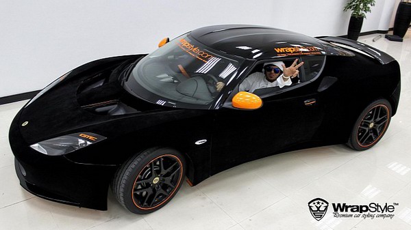 Новая тенденция заворачивать машины в бархат Фото: Autoevolution.com Новая тенденция заворачивать машины в бархат Фото: Autoevolution.com