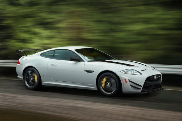 Jaguar раскрывает болид XKR-S GT до Нью-Йоркского автосалона