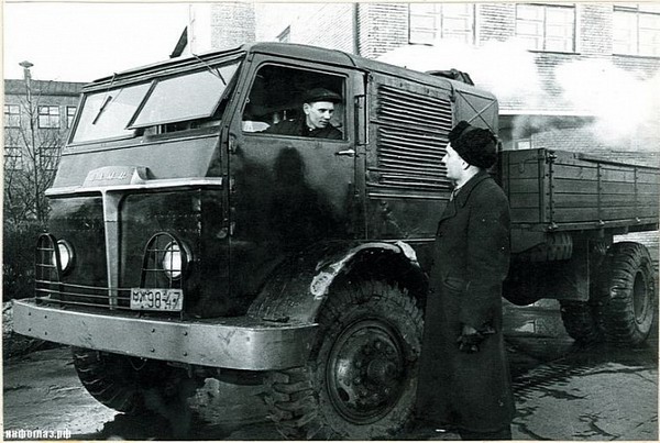 Паровой грузовик родом из СССР