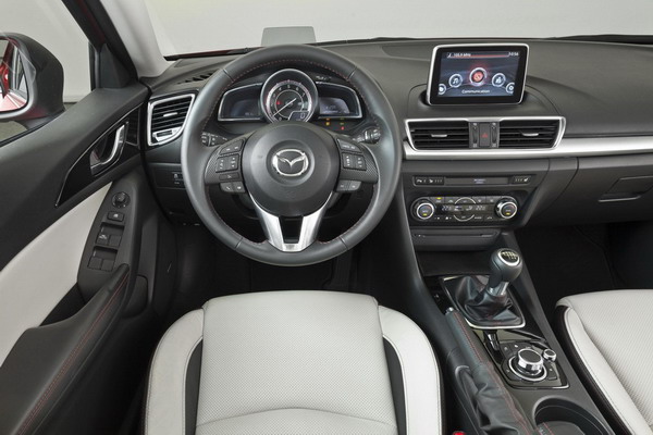 Первые фотографии седана Mazda3 опубликованы в сети