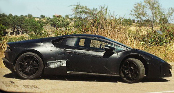 Lamborghini Cabrera уже заметили на тестах