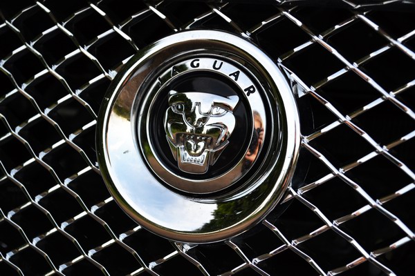 Jaguar XJL AWD: пиковый туз