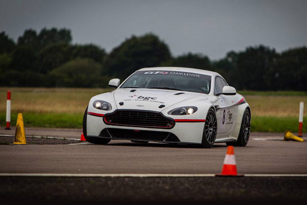 Aston Martin открывает гоночную школу