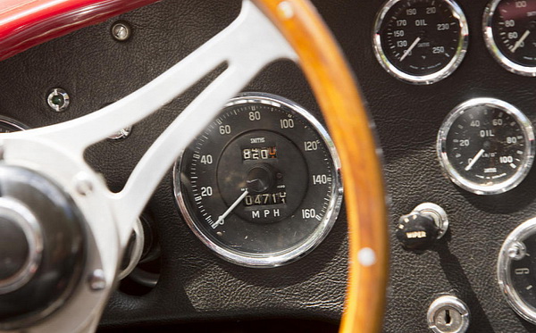 Shelby Cobra 1962 года ушел с молотка за $2 млн