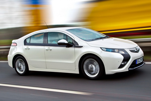 Гибрид Opel Ampera подешевел