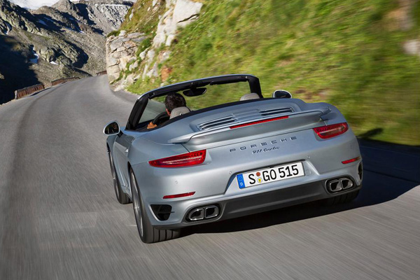 Новые кабриолеты Porsche показали до премьеры