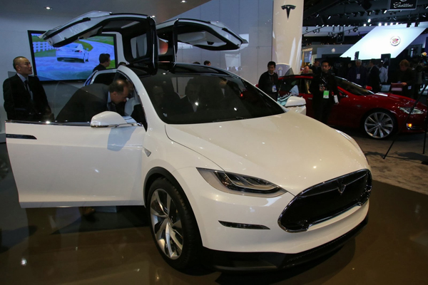 Tesla Model X собрал 6 000 предзаказов