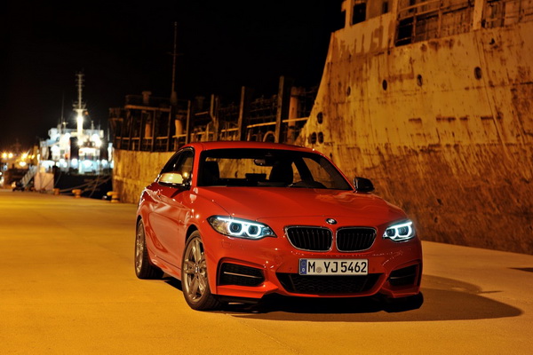 BMW официально представил купе 2-Series