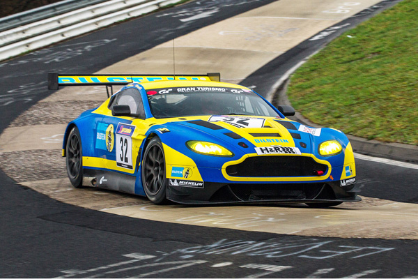 Aston Martin раздумывает над боевым Vantage S