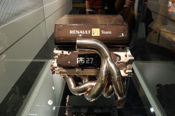 Renaultsport F1 прощается с 2,4-литровым V8