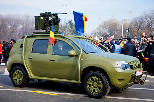 Румыны поставили пулемет на Dacia Duster