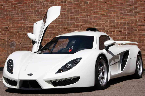 Sin R1 превращается в дорожный автомобиль