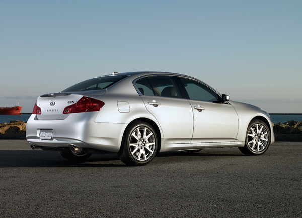 Седан Infiniti G37 переходит на букву Q