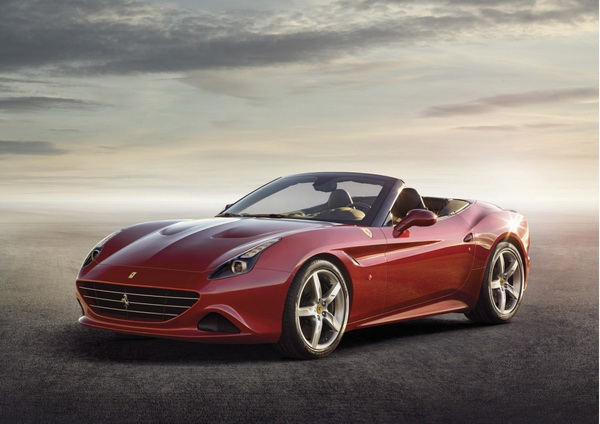 Новая Ferrari California предстала перед публикой