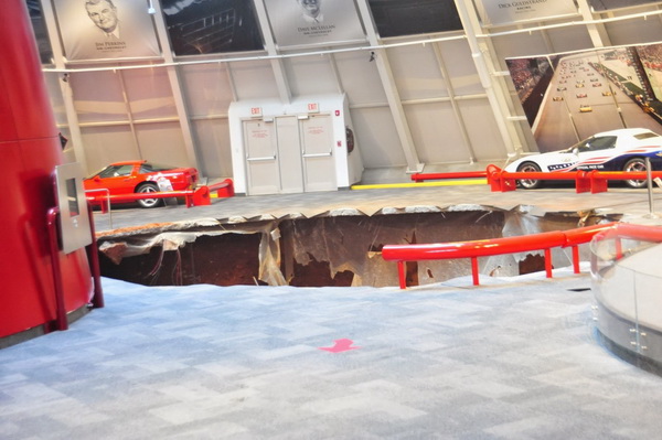 Восемь редких Corvette провалились под землю