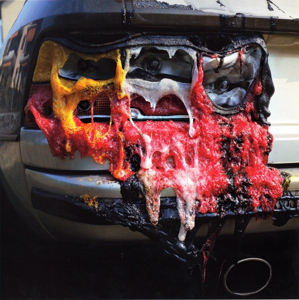 Современное искусство из автомобильных пожаров