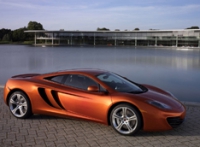 McLaren предлагает фирменные чемоданы владельцам МР4-12С