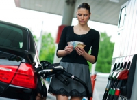 ФАС проконтролирует цены на бензин