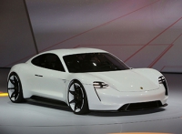 Первый серийный электрокар Porsche будет похож на Mission E
