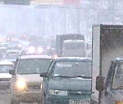 Снегопад парализовал Москву и Петербург