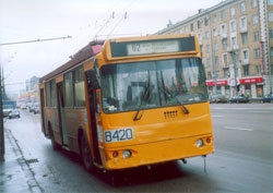 Столичные автобусы и троллейбусы изолируют от машин