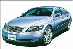 Lexus LS600h показали на автошоу в Нью-Йорке
