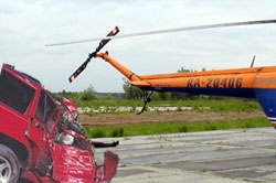 Водитель джипа врезался в вертолет