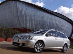 Новая Toyota Avensis поступила в продажу