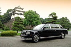 Toyota построила лимузин для императора