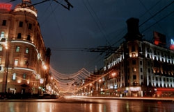 Дороги Москвы осветят