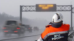 Спасатели спешат на помощь к дальнобойщикам