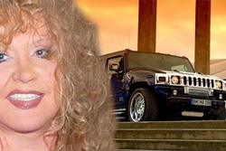 Пугачева поменяет свой лимузин на Hummer