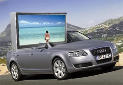 Audi A6 превратилась в передвижной кинотеатр