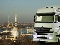 Грузовикам перекроют въезд в центр Петербурга 