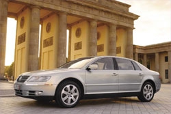 Новый VW Phaeton станет меньше и дешевле