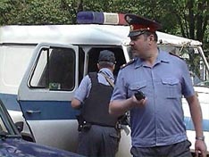 Невезучие разбойники врезались в гаишников