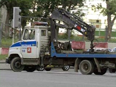 Эвакуаторы уберут лишние машины в районе 