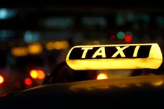 Британские богачи выдают люксовые авто за такси