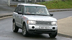 Land Rover тестирует новый внедорожник
