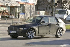Самый маленький кроссовер BMW поймали на трассе