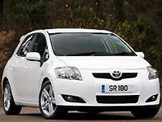 Toyota разогнала хетчбэк