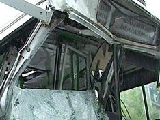 Грузовик раздавил пассажирский автобус