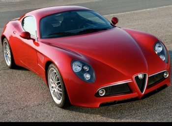 Alfa Romeo гнет свою линию
