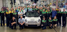 С конвейера сошел последний кабриолет Mini
