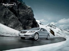 Lexus показал седан с полным приводом