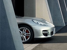 Компания Porsche рассекретила модель Panamera