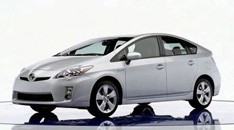 Toyota снизит цены на новый Prius